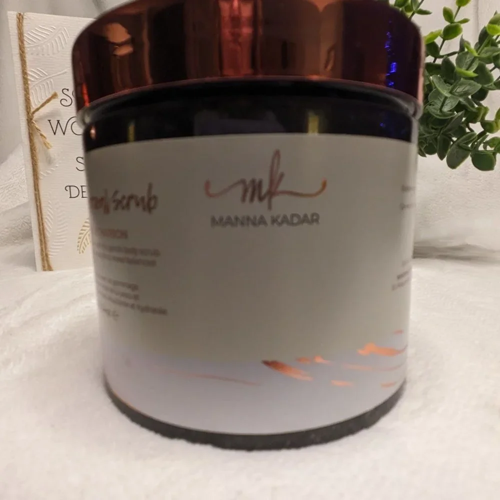 🌸 NEW Manna Kadar Champagne Charcoal Scrub 🌸